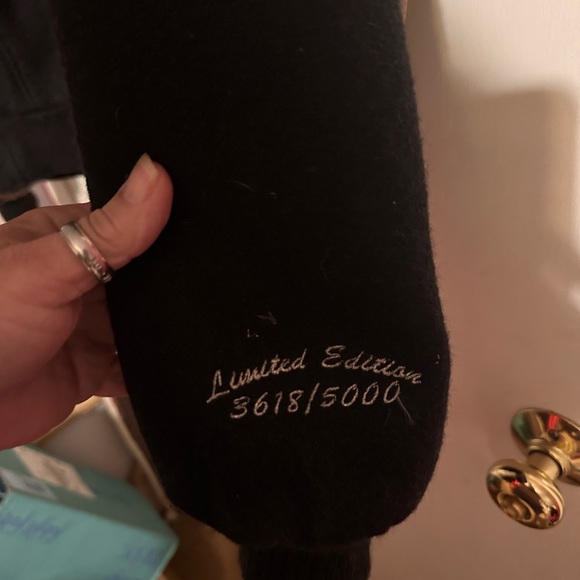 Cripple Creek PBR Budlight Rodeo Tuff Hederman Autographed coat - Picture 6 of 6